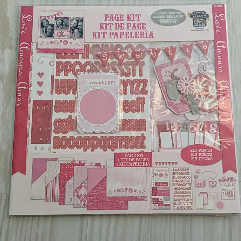 BNWT  LOVE ❤️ Scrapbooking Kit